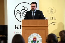 Dr. Sonnevend Pál jogászt jelöli a Tisza alkotmánybírónak