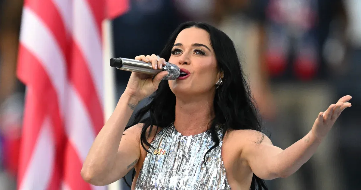 Katy Perry több mint dühös, miután Donald Trump a dalát bombázásra használta Katy Perry több mint dühös, miután Donald Trump a dalát bombázásra használta