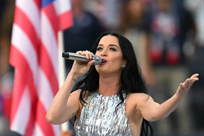 Katy Perry fölhorkant, hogy a Fehér Ház a dalával festi alá bombázós videóját