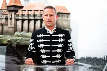 Hűtlen kezelés gyanújával nyomoz a rendőrség Orbán János Dénes százmilliós jogdíjainak ügyében