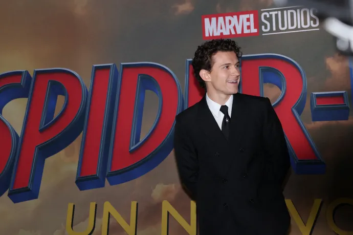 Tom Holland szerint néhány filmje annyira szar volt, hogy nem szívesen reklámozta őket