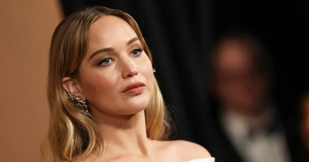 Jennifer Lawrence és Angelina Jolie telefonszáma is kikerült a netre egy adatszivárgásban