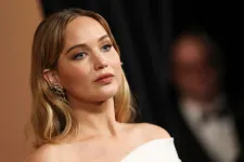 Jennifer Lawrence és Angelina Jolie telefonszáma is kikerült a netre egy adatszivárgásban