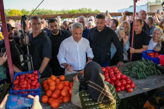 Az AUR Georgescuval járja az országot és már a következő választási kampányát tolja