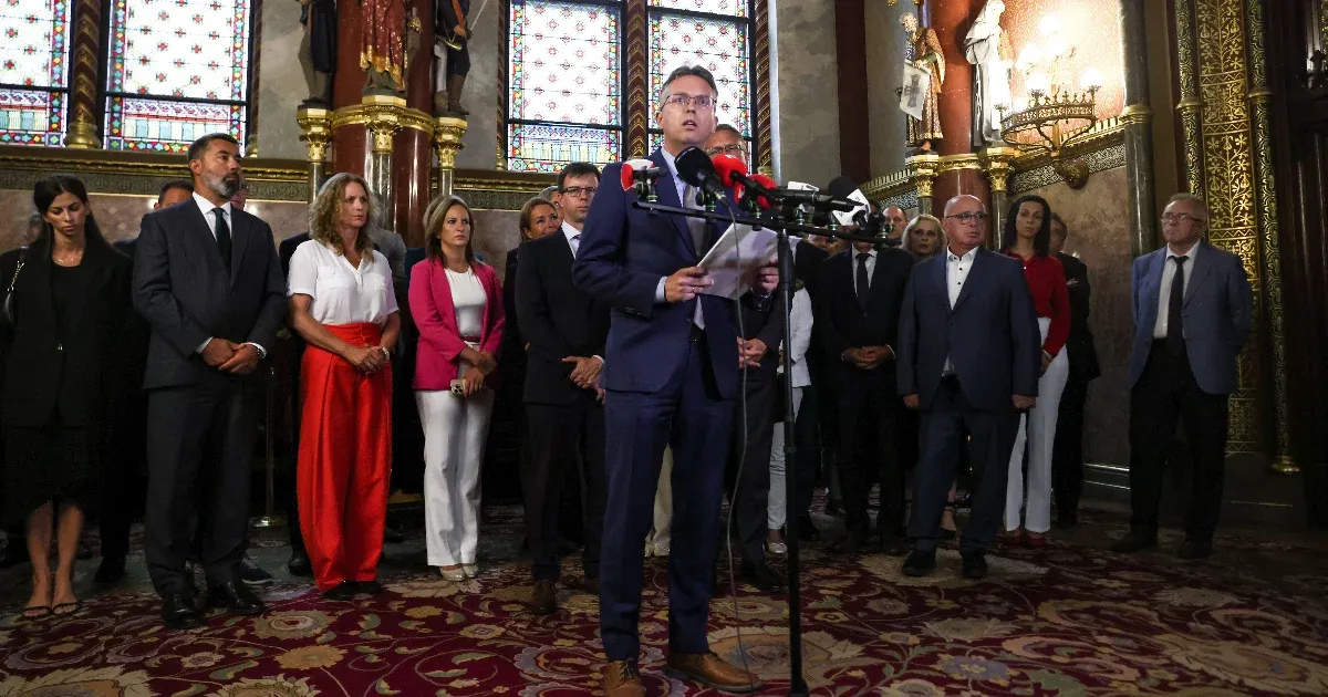 Hankó Balázs: „Senki ne fenyegessen börtönnel!” – Sajtótájékoztató a NKA-botrányról Hankó Balázs: „Senki ne fenyegessen börtönnel!” – Sajtótájékoztató a NKA-botrányról
