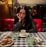 Charli XCX már nem orrba-szájba partizik, hanem a mulandóságon szorong