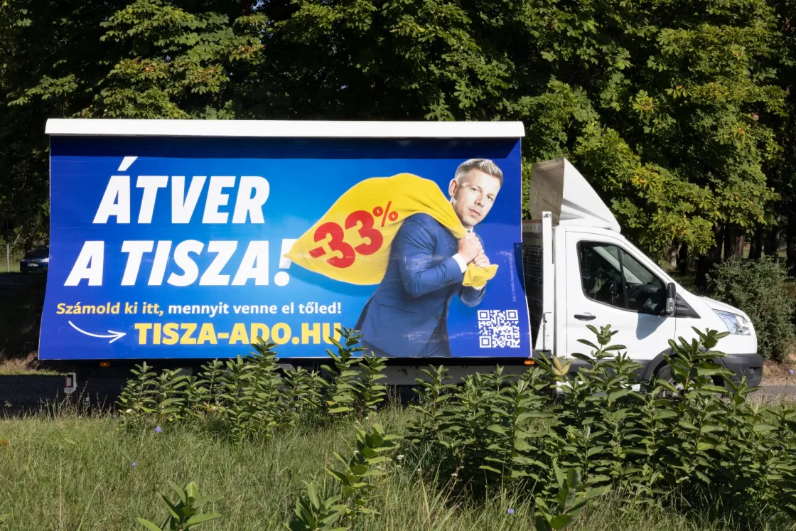 Több városban is visszavonták már a „Tisza-adó” ellen tiltakozó határozatot, de van, ahol ragaszkodnak hozzá