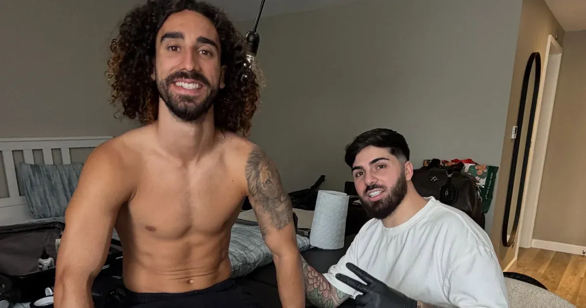 Cucurella új tetoválása: A spanyol szövetségi kapitány arca ékesíti a bőrét Cucurella új tetoválása: A spanyol szövetségi kapitány arca ékesíti a bőrét