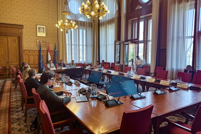 A Fidesz és a Mi Hazánk nem vett részt a vagyonvisszaszerzési hivatal vezetőiről szóló bizottsági ülésen