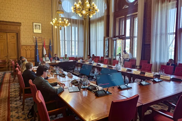 A Fidesz és a Mi Hazánk nem vett részt a vagyonvisszaszerzési hivatal vezetőiről szóló bizottsági ülésen