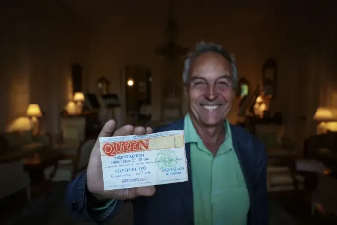 An original ticket from the Budapest concert – Photo: István Huszti / Telex