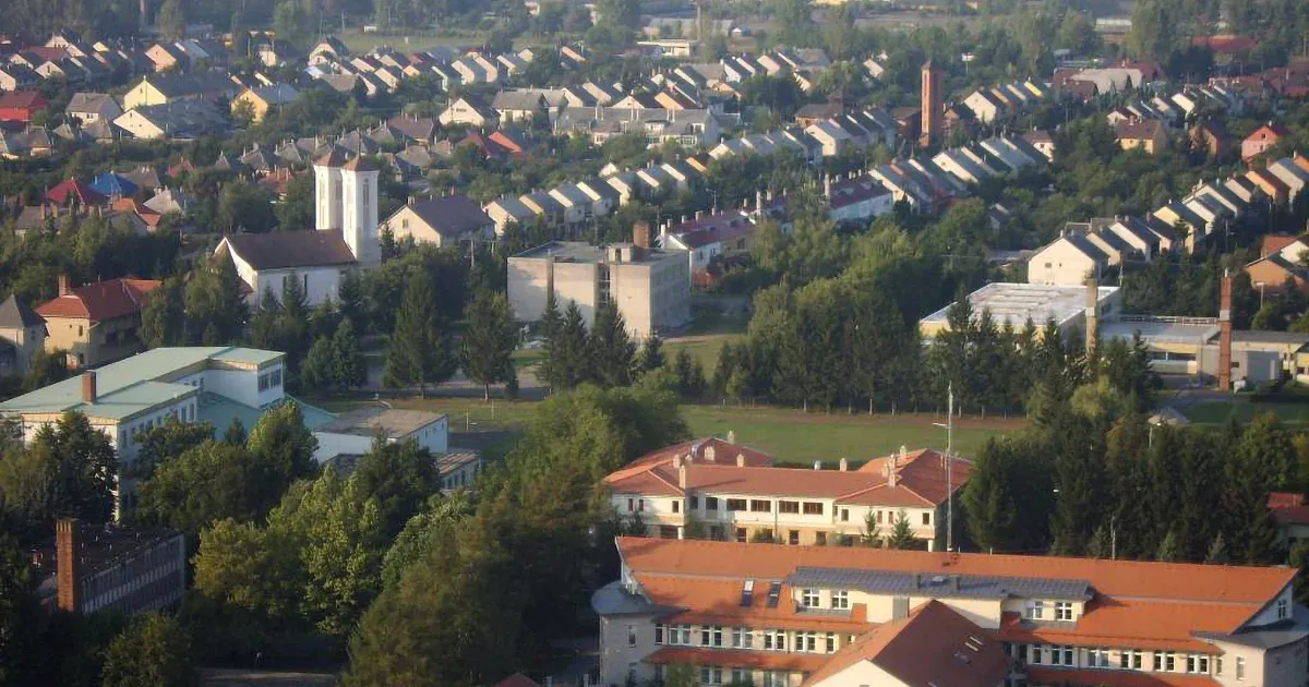 Encs polgármestere felszólította a helyieket, ne adják el az ingatlanukat a felszámolt kassai telepről kilakoltatott cigányoknak