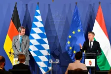 Magyar Péter: Mindannyian örülnénk, hogyha Szijjártó Péter szereplése lenne a legnagyobb probléma az európai autóipar számára