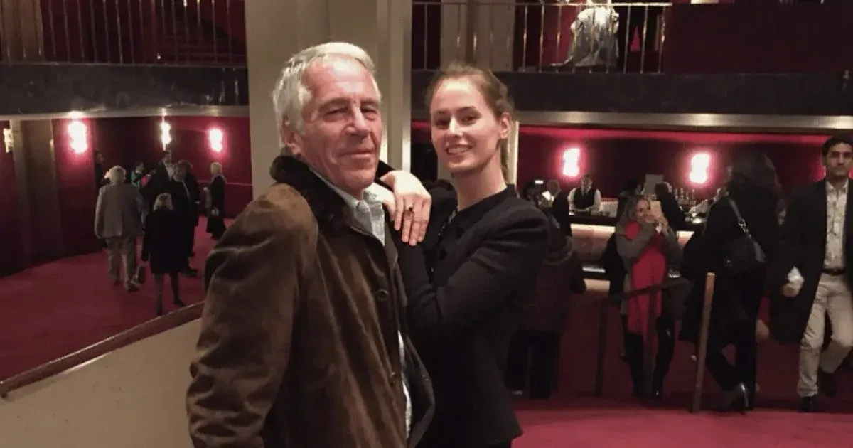 Karyna Shuliak: Epstein barátnője, aki fogorvosként építene új életet Karyna Shuliak: Epstein barátnője, aki fogorvosként építene új életet