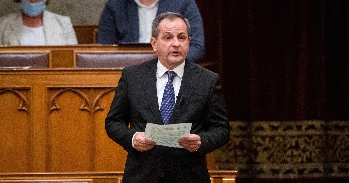 Budai Gyula: 273 millió forint a magángépes világutazásáért alacsony szintű nyelvtudással