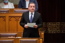 Alapfokú nyelvtudással, 273 millió forint közpénzből utazta be a világot Budai Gyula fideszes képviselő