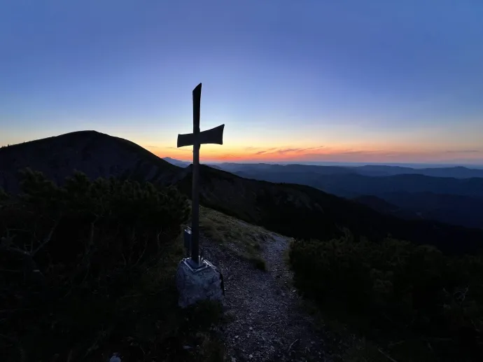 Göllerhütte, bauersnapsz és naplemente a Kis-Göllerről – Fotó: Tenczer Gábor / Telex és Nógrádi Attila