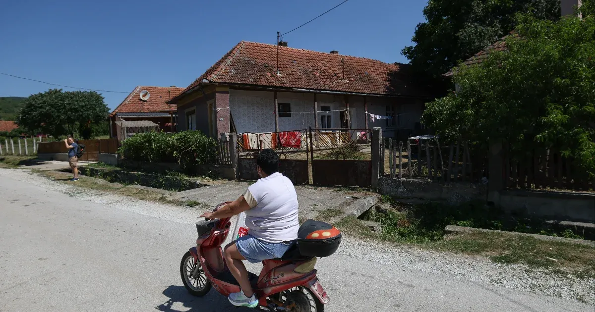 Szalonnai riadalom: Kassai roma családok beköltözése és a helyiek aggodalmai Szalonnai riadalom: Kassai roma családok beköltözése és a helyiek aggodalmai