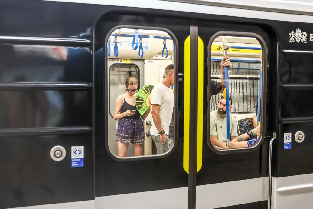 Budapesten lassulnak a metrók és a villamosok, hogy ne használjanak annyi áramot