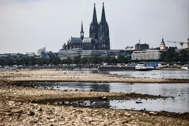 Kölnnél rekord alacsony szintre csökkent a Rajna vízszintje