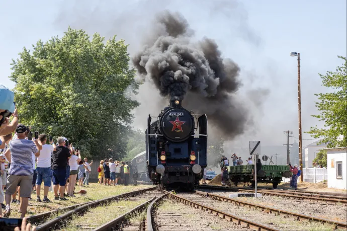 Három év után újraindultak a személyvonatok Komló és Dombóvár között