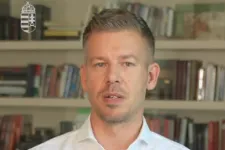 Egy centiméterre van a Duna vízszintje attól, hogy le kelljen állítani a paksi atomerőművet