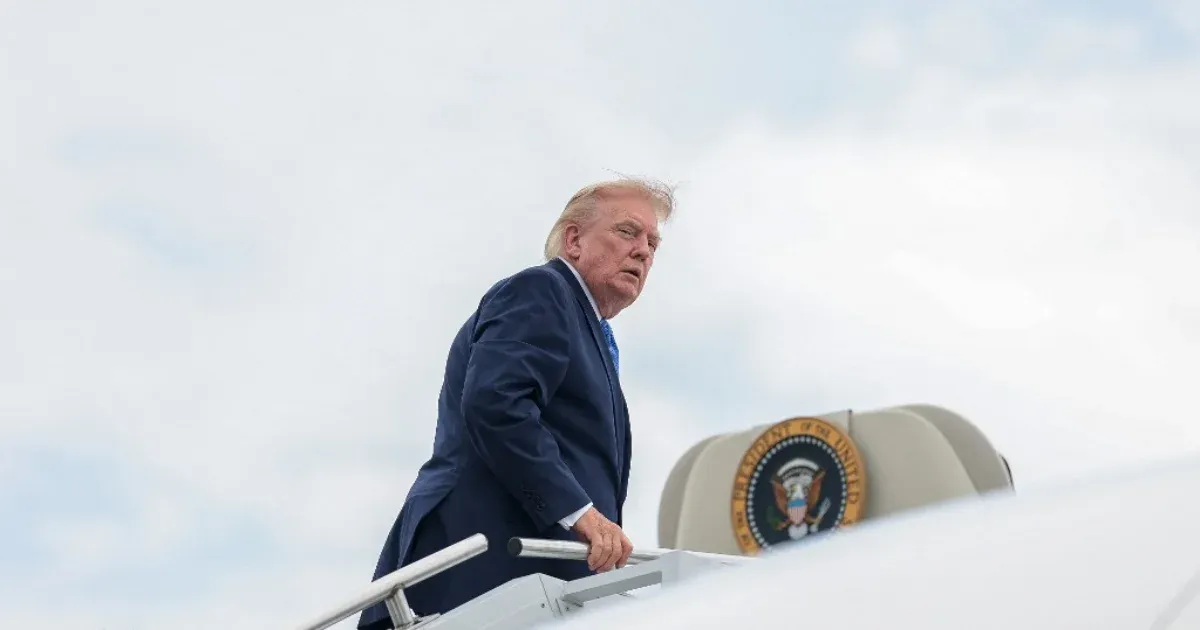 Trump bejelentette, hogy hétfőn újraindítják a tárgyalásokat Iránnal