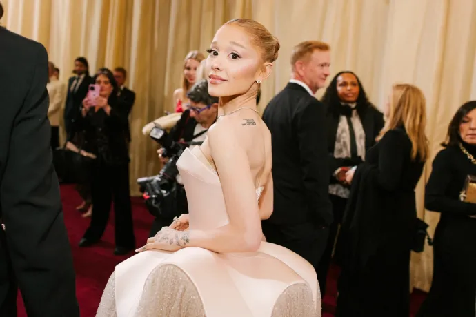 A külsejét ért folyamatos kritikák miatt visszavonul a nyilvánosságtól Ariana Grande