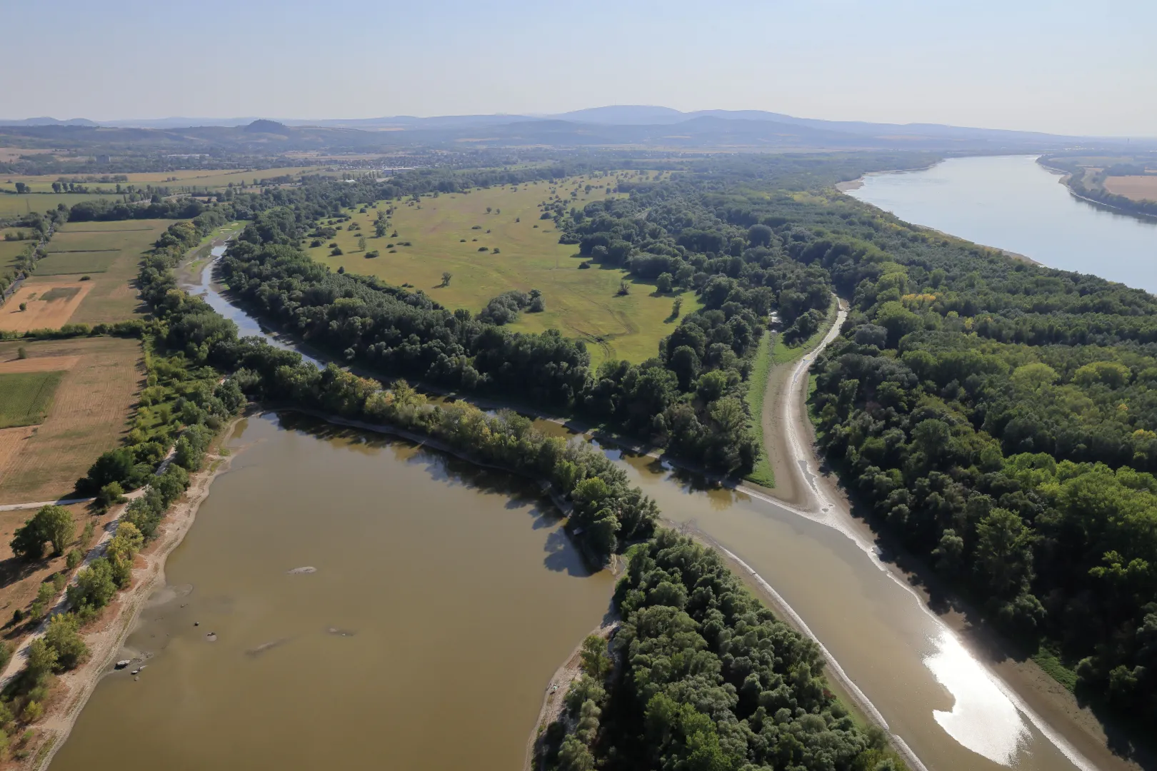 Az Esztergom és Tát között fekvő Körtvélyes-sziget – Fotó: Sztraka Ferenc