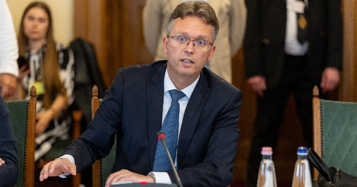 Hankó Balázs ügyvédje észrevételt nyújtott be az ügyészséghez, a politikus visszautasítja, hogy bűnösnek kiáltsák ki az NKA-ügyben