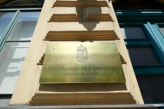 A NAV négy hónapos türelmi időszakkal segít a vállalkozásoknak a nyugtaadat-szolgáltatásban