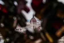 Az OECD szerint reformok nélkül hosszú távon elszállhat a magyar államadósság