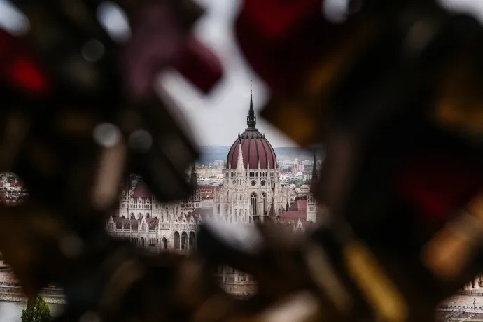 Az OECD szerint reformok nélkül elszállhat a magyar államadósság