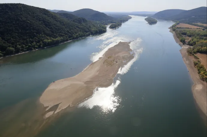 Aerial footage shows just how low Danube levels have dropped in and around Budapest