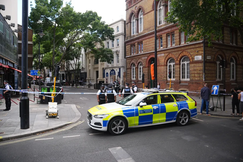 Négy férfit késeltek meg London belvárosában, a rendőrség egy 47 éves nőt vett őrizetbe