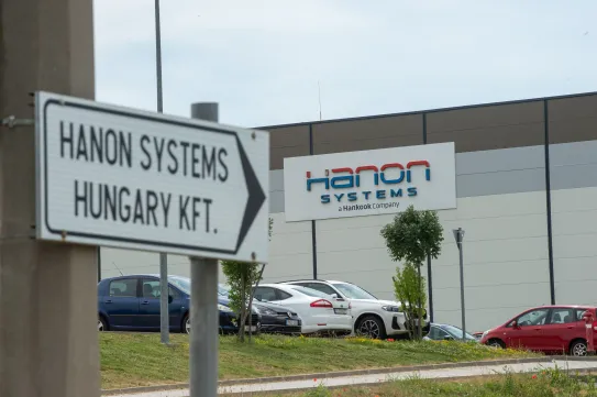 Felpörögtek a szakszervezetek, de vajon mire számíthatnak a Tiszától?