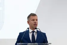 Magyar Péter: Kiírják az első szélerőművi pályázatokat, a projektekben magyar állami tulajdonrészt fognak előírni