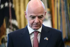 Elnézést kért a FIFA elnöke, maradhat a posztján