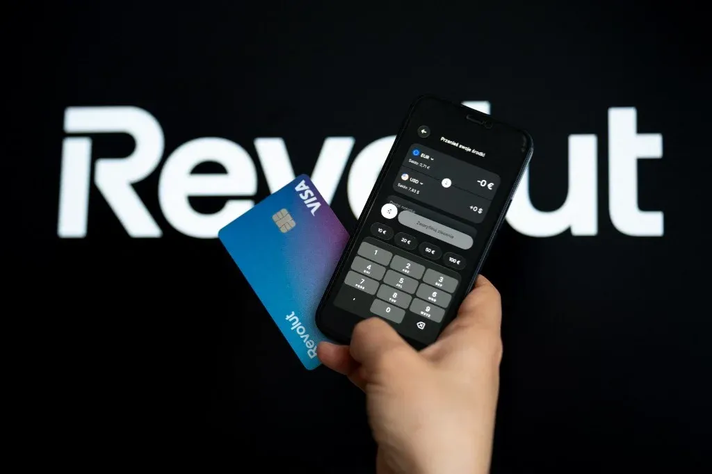 Lebukott az autónepper, aki azt hitte, hogy a NAV nem lát rá a Revolut számlájára