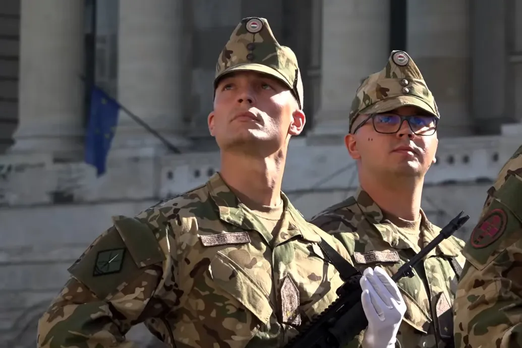Kiderült, hogy Orbán Gáspár hatszor utazott Csádba és Nigerbe a honvédség valamelyik repülőgépén