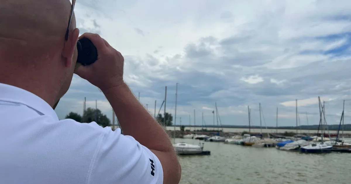 A Velencei-tó iszapjába süppedt egy nő, szolgálaton kívüli rendőr mentette ki