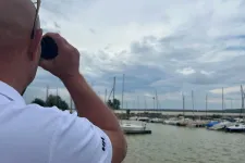 A Velencei-tó iszapjába süppedt egy nő, szolgálaton kívüli rendőr mentette ki