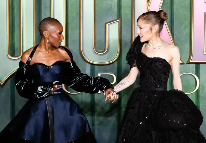Cynthia Erivo és Ariana Grande a Wicked: For Good európai premierjén Londonban 2025. november 10-én – Fotó: Samir Hussein / Getty Images
