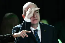Ajtót mutat az UEFA Infantinónak, marad a FIFA-vb-k bojkottja