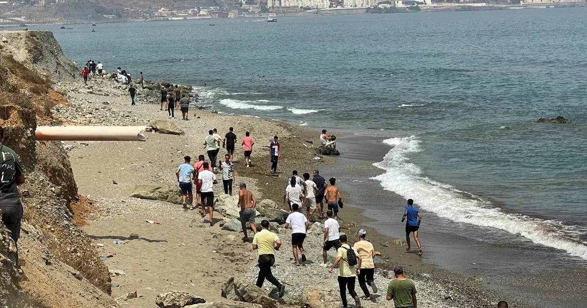 Ceuta vezetője szerint még mindig több ezer határsértő tartózkodik illegálisan az exklávéban