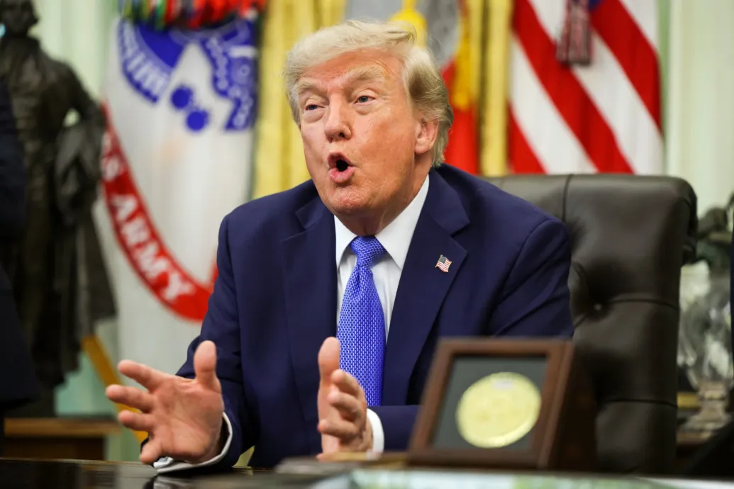 A születési jogon járó állampolgárság megszerzésének korlátozásáról írt alá rendeletet Donald Trump