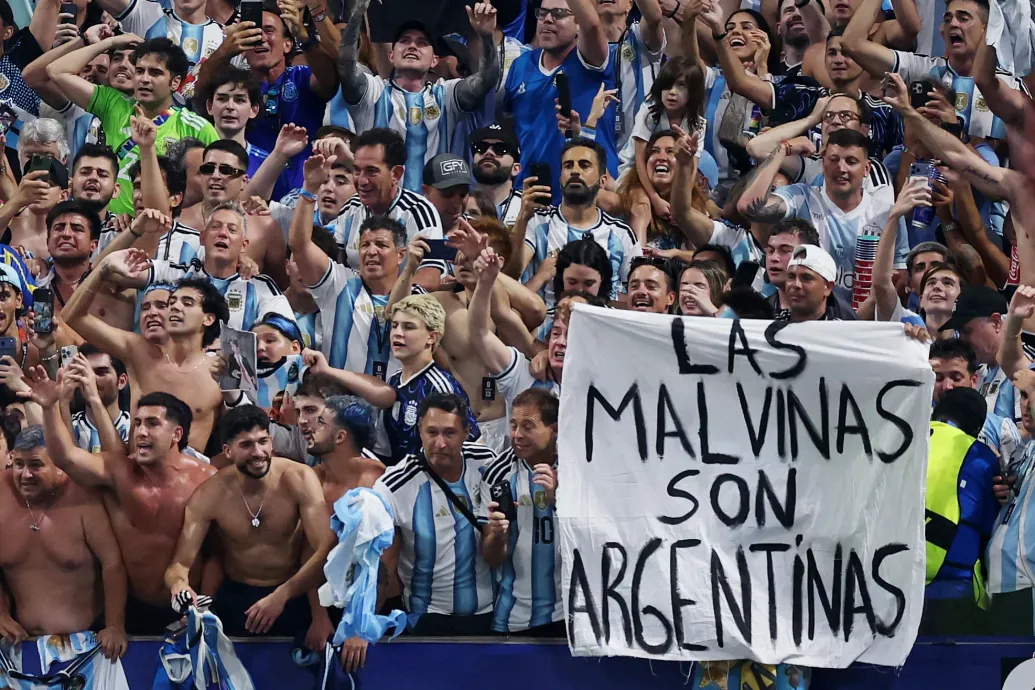 A vb-meccs után az argentinok még egyet rúgnak az angolokba: emléknap lesz a győzelem dátuma