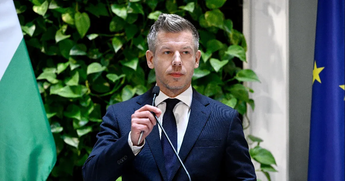 Kormányzati tájékoztatót tart Magyar Péter