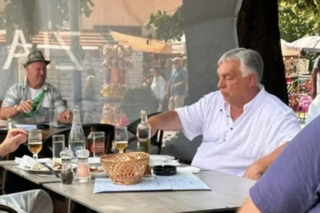 Hideg sört és csevapot kért Orbán egy szerbiai szálloda kerthelyiségében