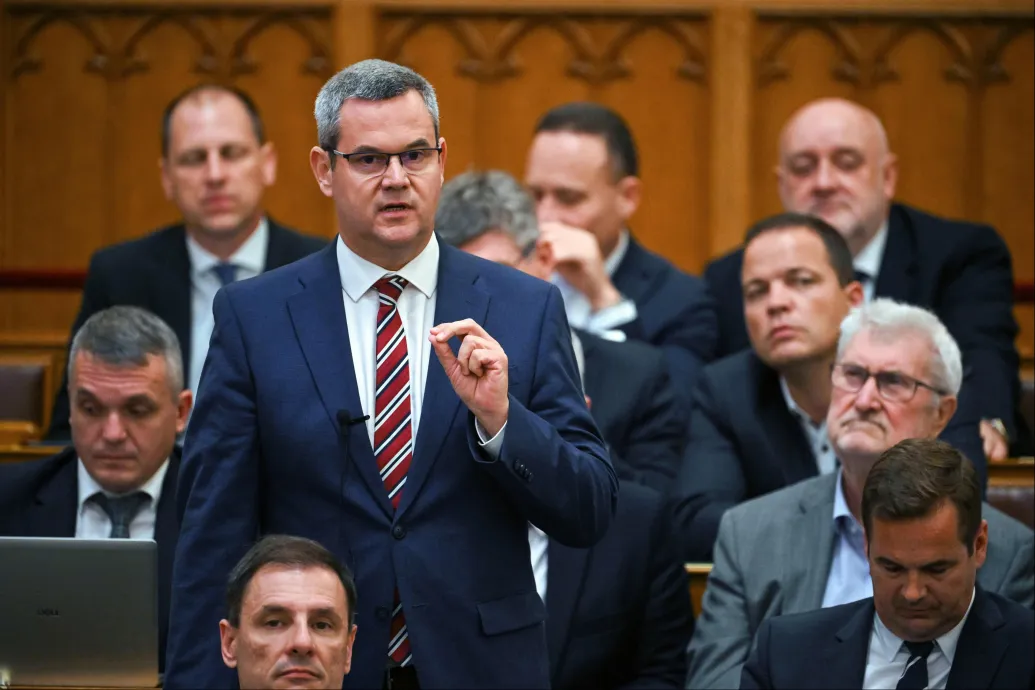 Megint megtalálta az utca embere Takács Pétert, most a strandon szóltak be neki, el akarták venni a telefonját is